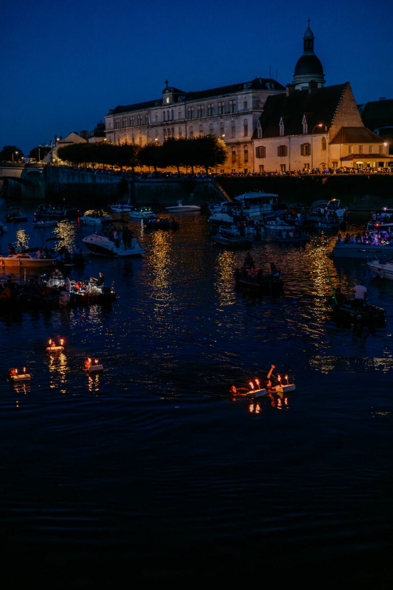 Christelle Ferreira – Chalon Sur Saône – Descente flambeaux feu d’artifice