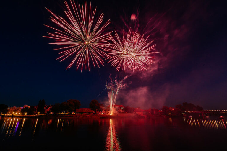 Christelle Ferreira – Chalon Sur Saône – Descente flambeaux feu d’artifice