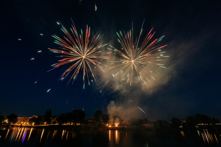 christelle-ferreira-chalon-sur-saone-descente-flambeaux-fau-d-artifice-3550