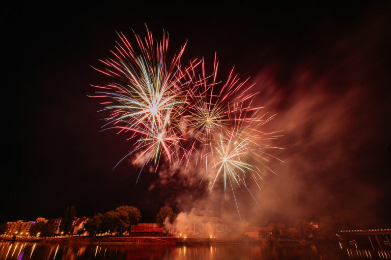 Christelle Ferreira – Chalon Sur Saône – Descente flambeaux feu d’artifice