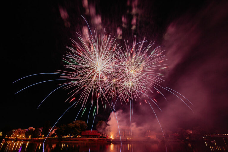 Christelle Ferreira – Chalon Sur Saône – Descente flambeaux feu d’artifice