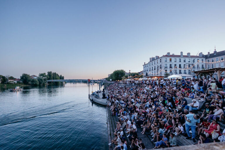 Christelle Ferreira – Chalon Sur Saône – Descente flambeaux feu d’artifice