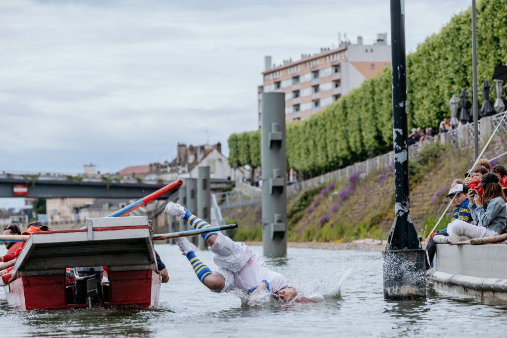 les joutes nautiques à Chalon-sur-Saône